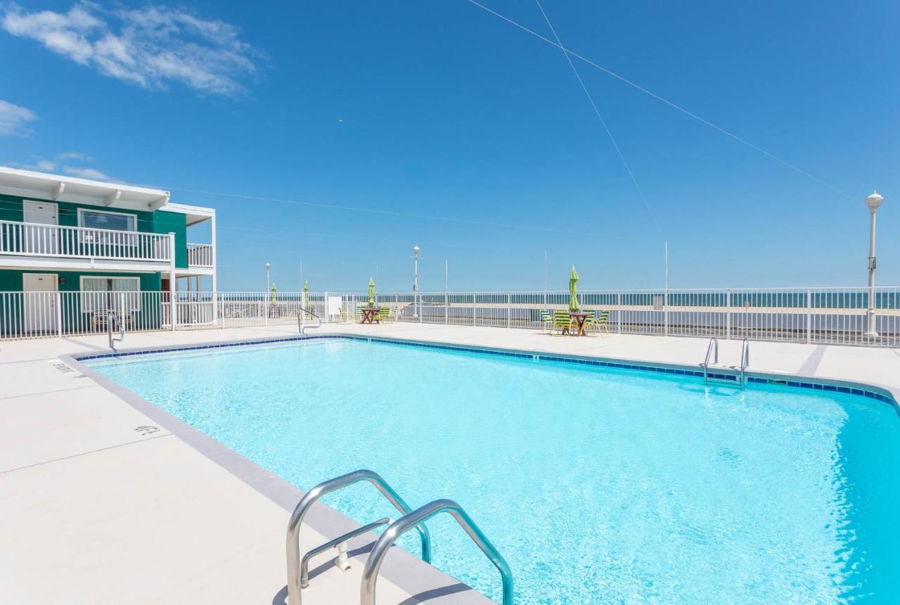 Fish Tales Boardwalk Inn & Ocean Mecca Motel Оушън Сити Екстериор снимка
