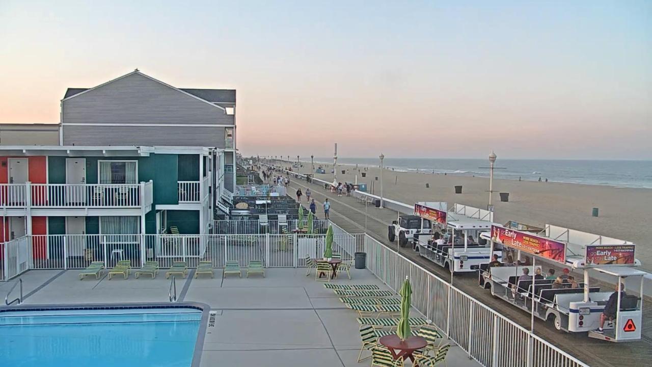 Fish Tales Boardwalk Inn & Ocean Mecca Motel Оушън Сити Екстериор снимка