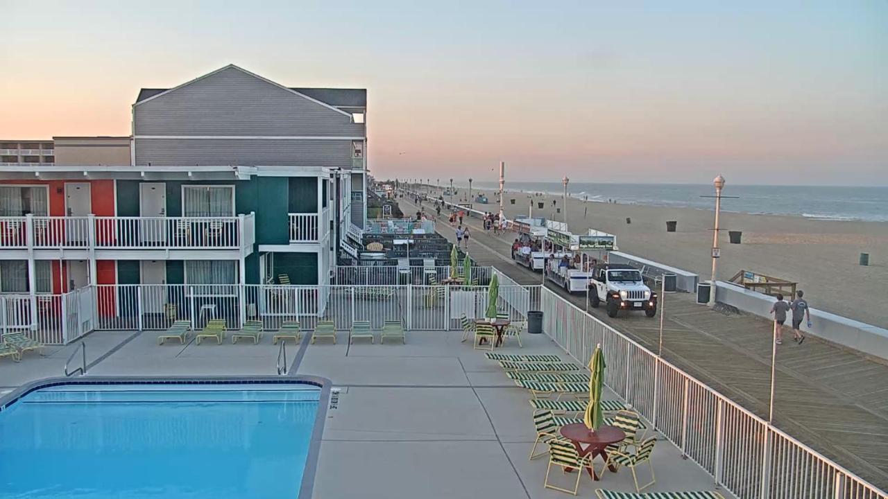 Fish Tales Boardwalk Inn & Ocean Mecca Motel Оушън Сити Екстериор снимка