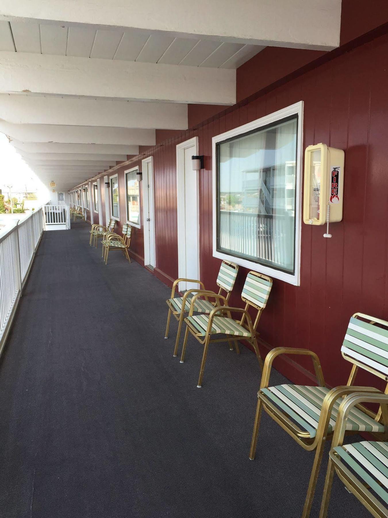 Fish Tales Boardwalk Inn & Ocean Mecca Motel Оушън Сити Екстериор снимка