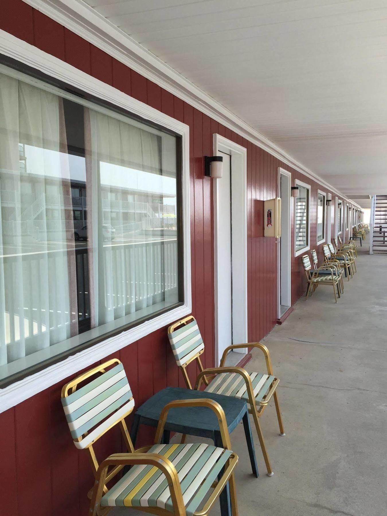 Fish Tales Boardwalk Inn & Ocean Mecca Motel Оушън Сити Екстериор снимка