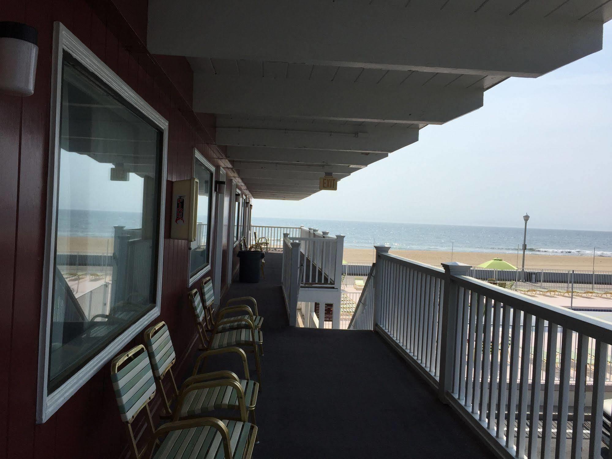 Fish Tales Boardwalk Inn & Ocean Mecca Motel Оушън Сити Екстериор снимка