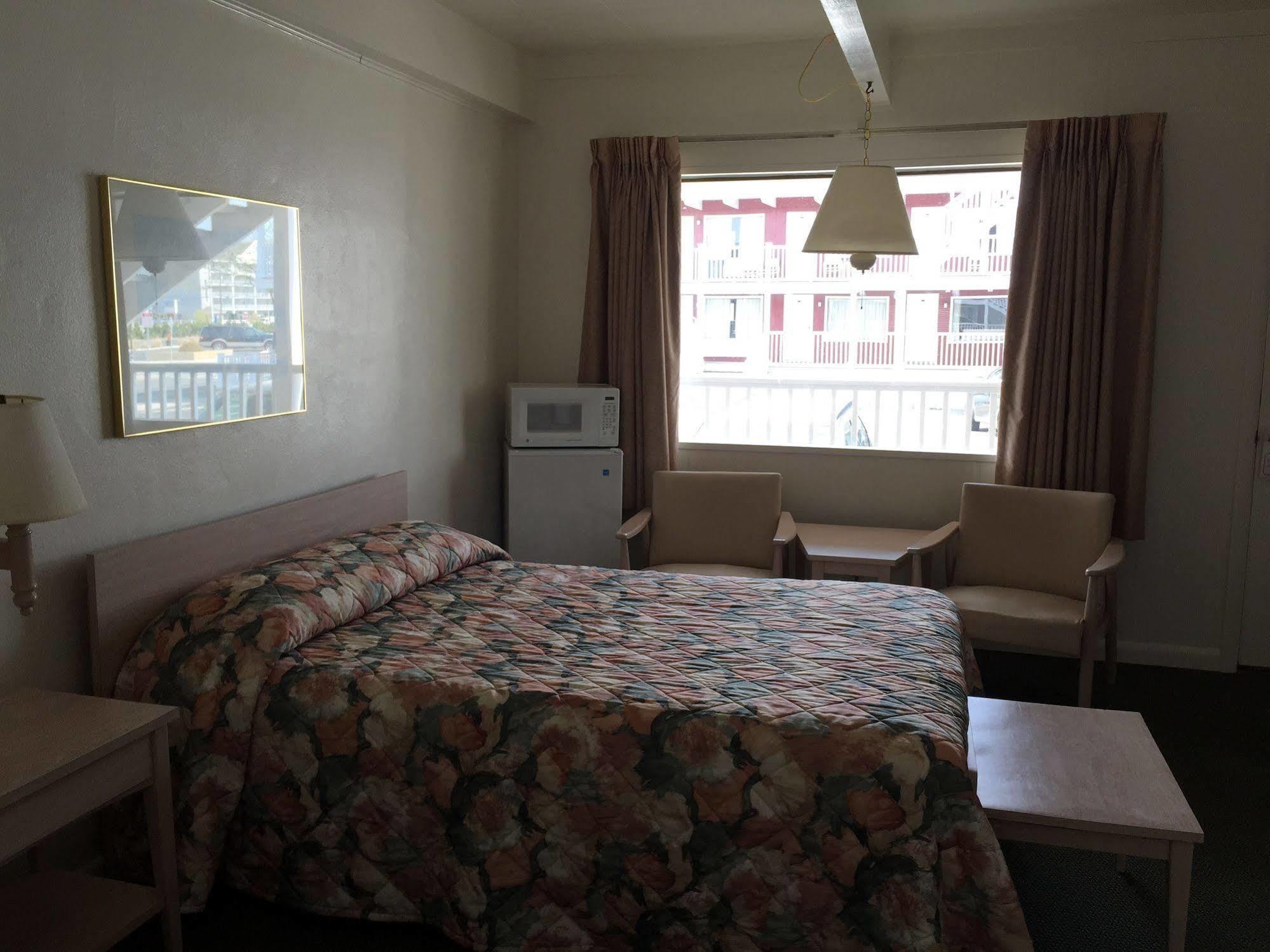 Fish Tales Boardwalk Inn & Ocean Mecca Motel Оушън Сити Екстериор снимка