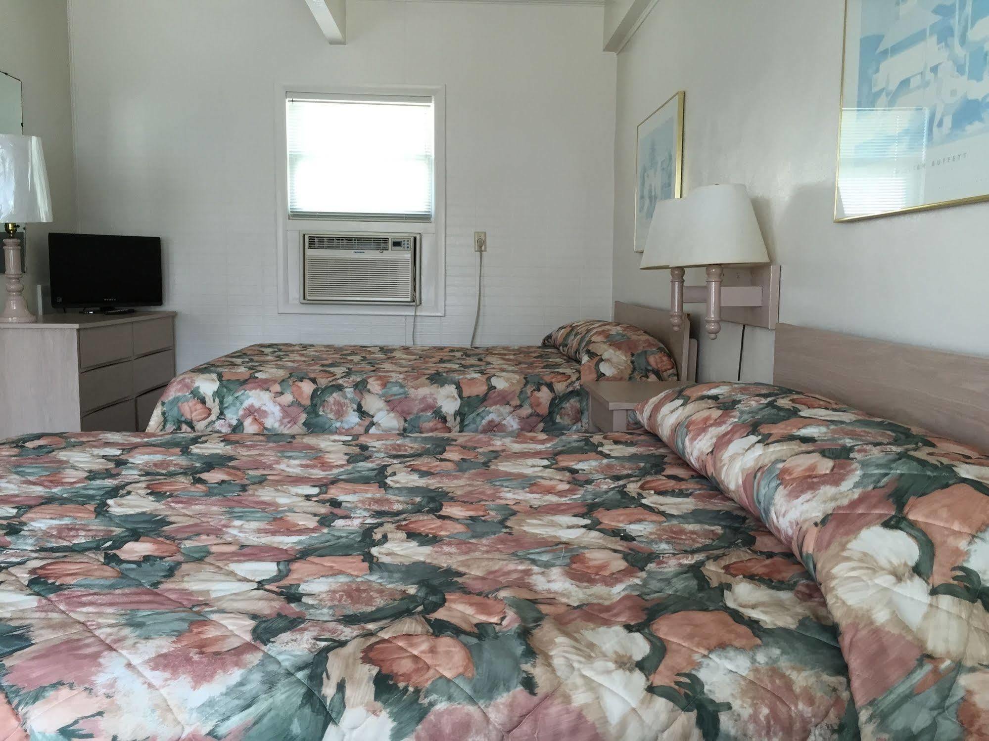 Fish Tales Boardwalk Inn & Ocean Mecca Motel Оушън Сити Екстериор снимка