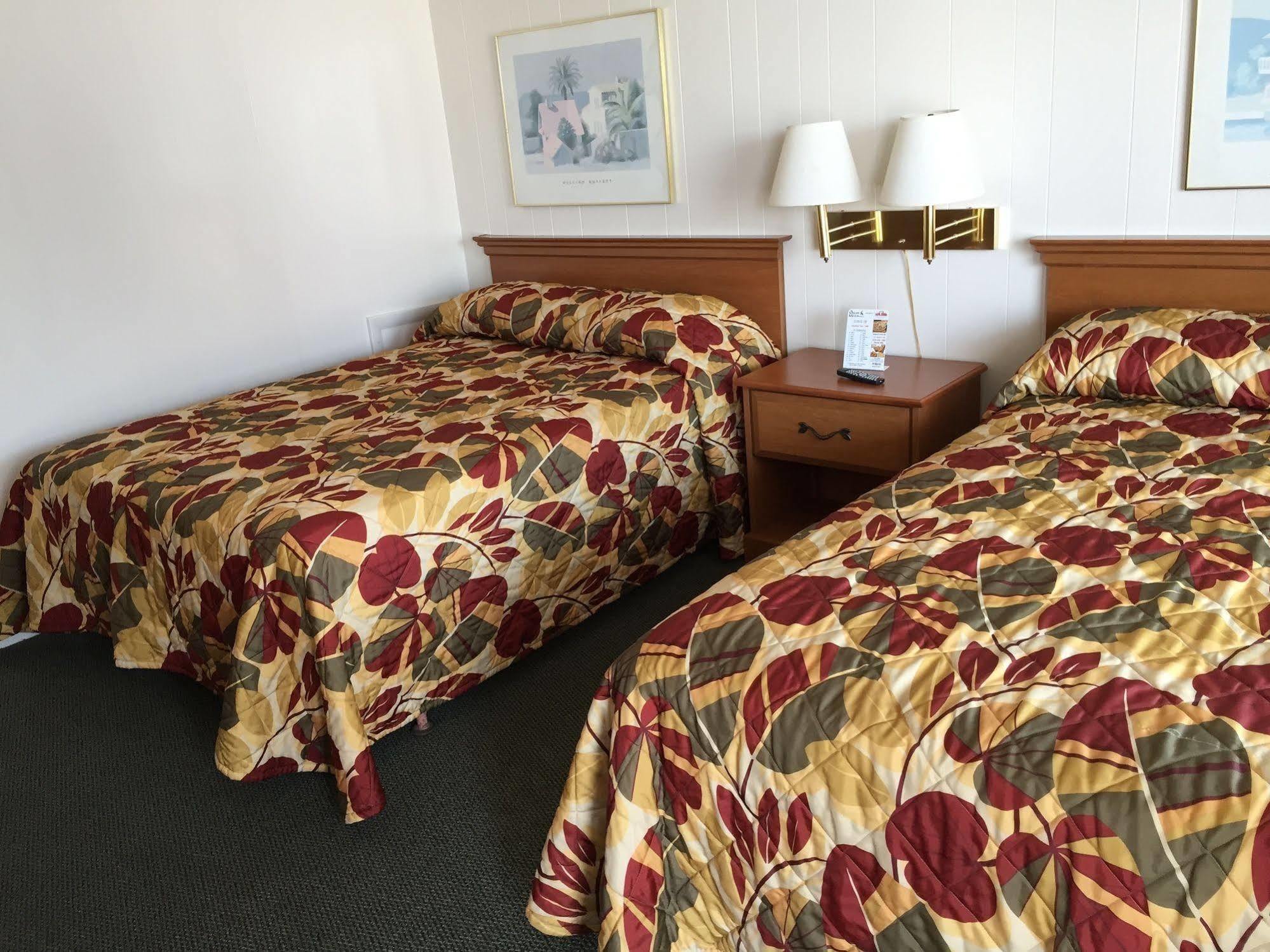 Fish Tales Boardwalk Inn & Ocean Mecca Motel Оушън Сити Екстериор снимка