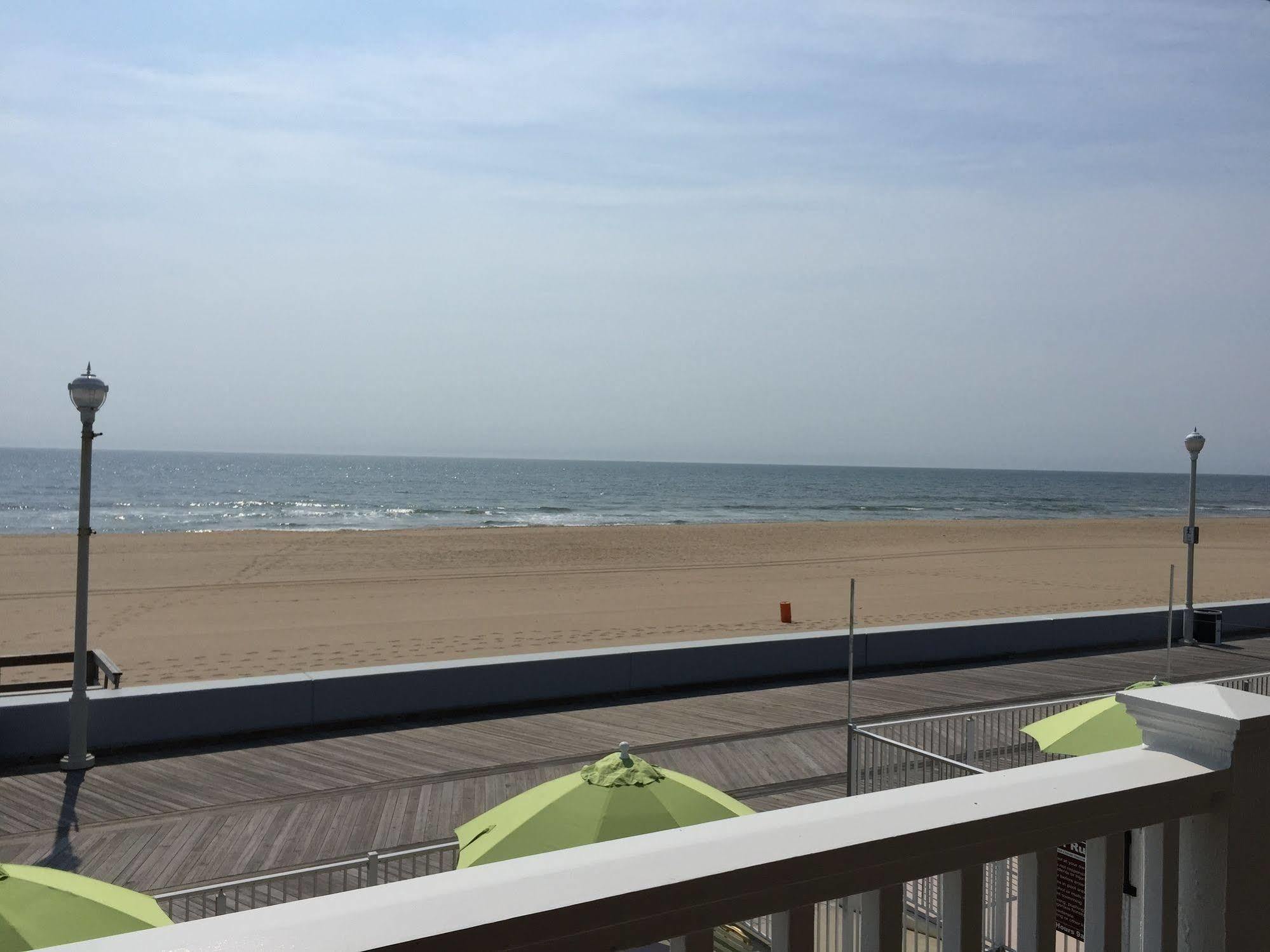 Fish Tales Boardwalk Inn & Ocean Mecca Motel Оушън Сити Екстериор снимка