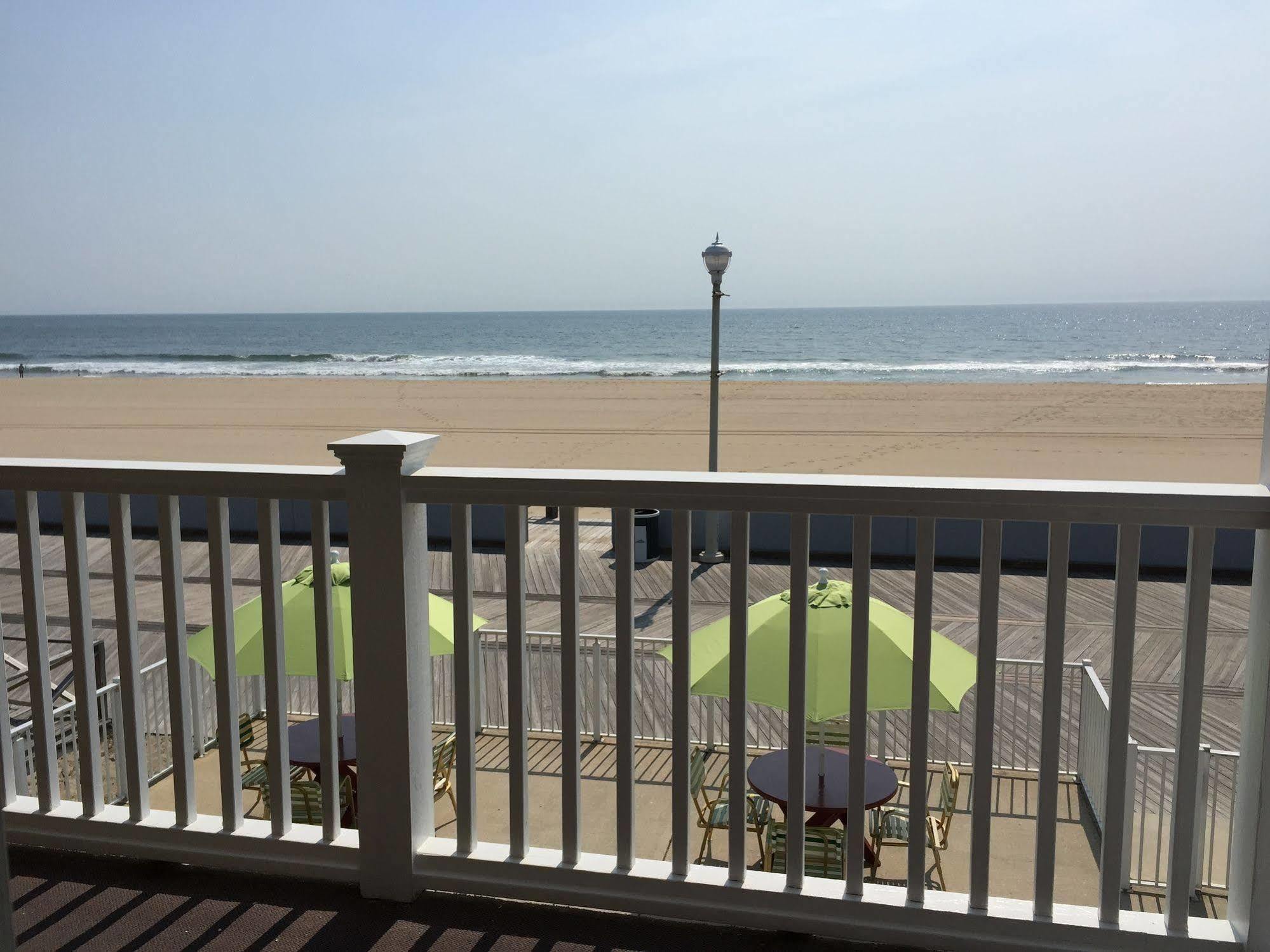 Fish Tales Boardwalk Inn & Ocean Mecca Motel Оушън Сити Екстериор снимка